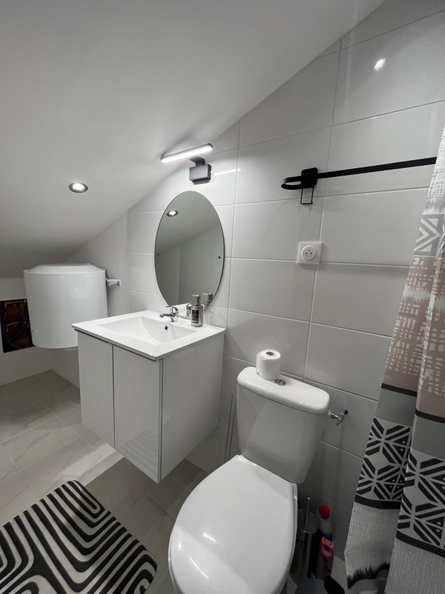 Alta Apartment บูร์ก-เลส์-วาลองซ์ ภายนอก รูปภาพ