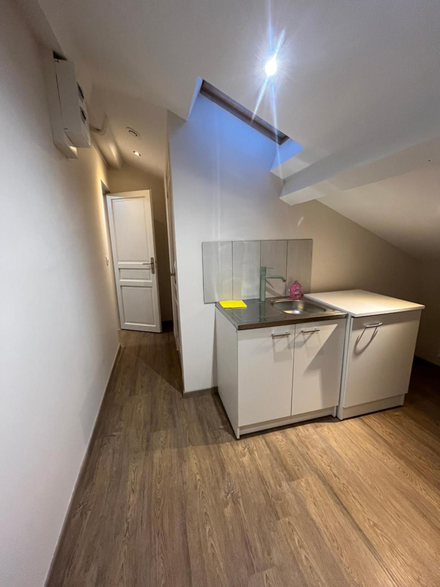 Alta Apartment บูร์ก-เลส์-วาลองซ์ ภายนอก รูปภาพ