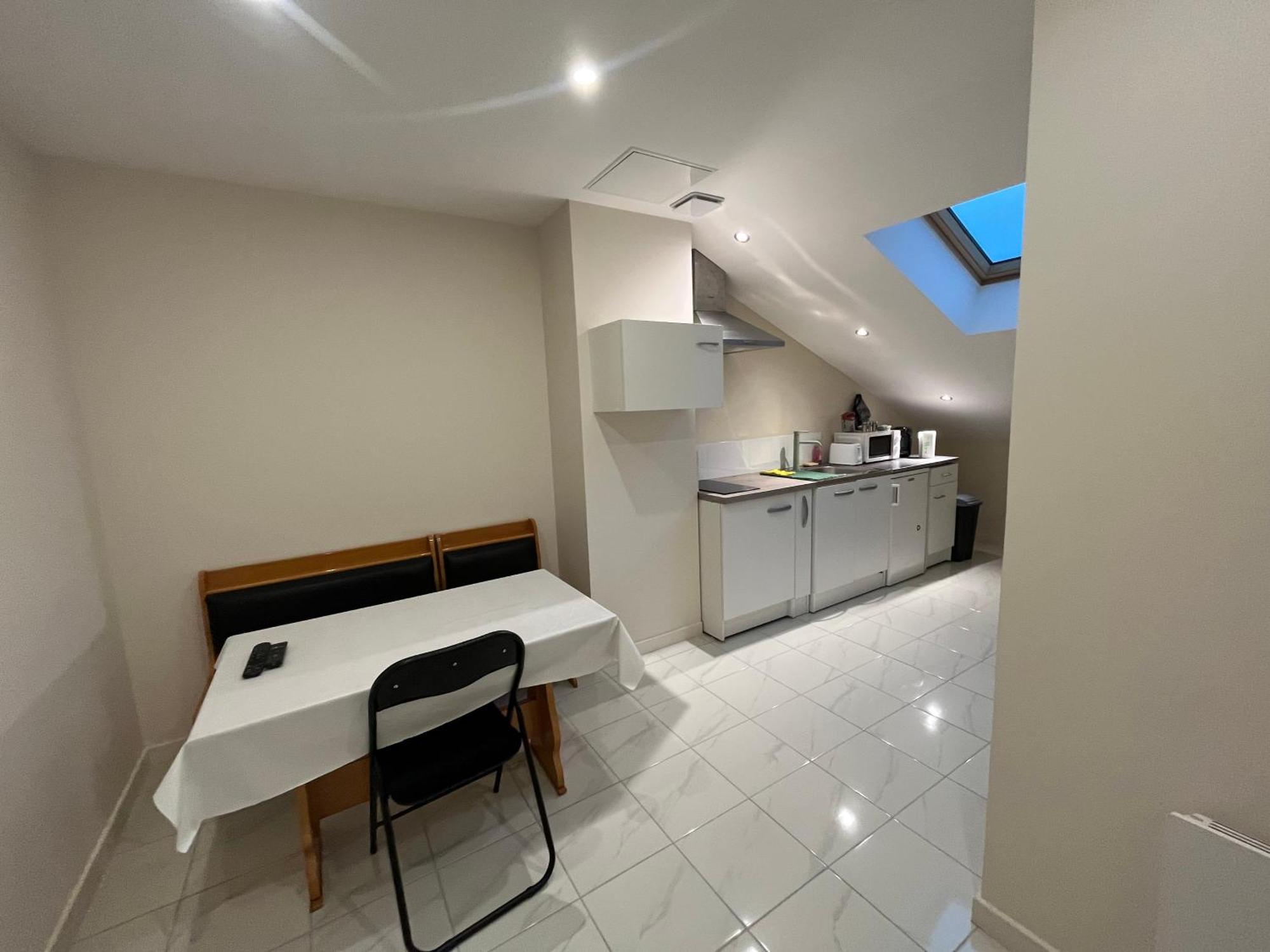 Alta Apartment บูร์ก-เลส์-วาลองซ์ ภายนอก รูปภาพ
