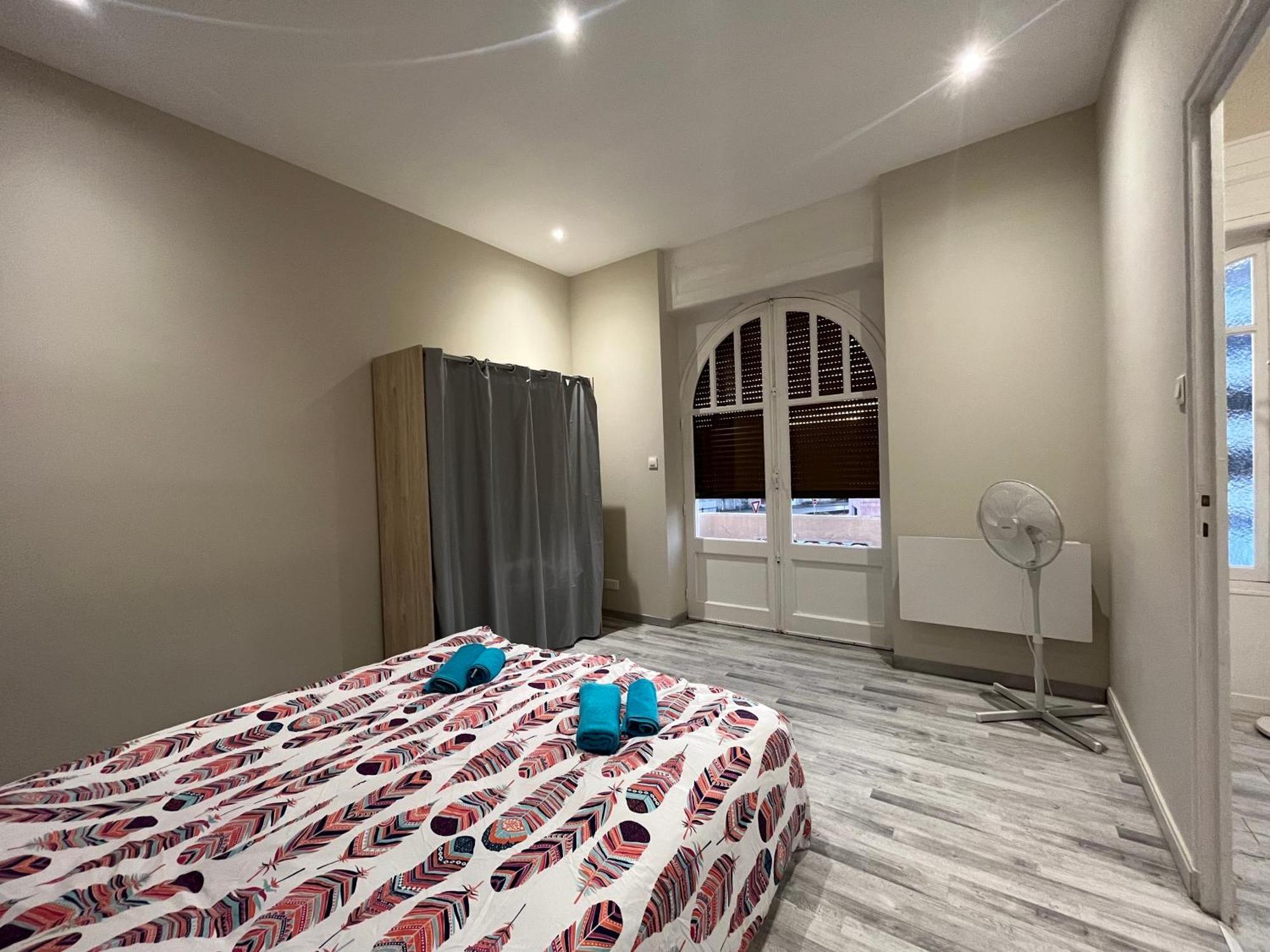 Alta Apartment บูร์ก-เลส์-วาลองซ์ ภายนอก รูปภาพ