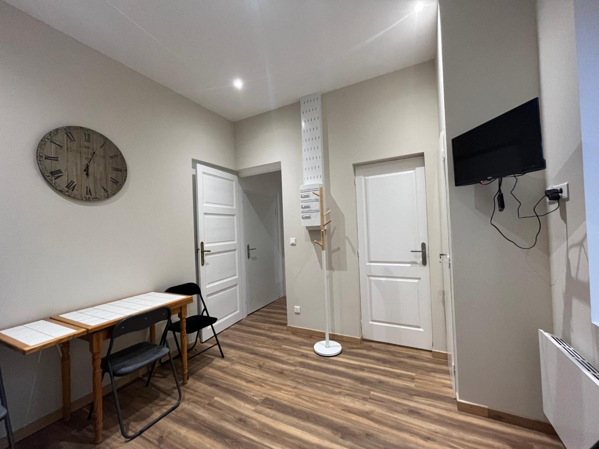 Alta Apartment บูร์ก-เลส์-วาลองซ์ ภายนอก รูปภาพ