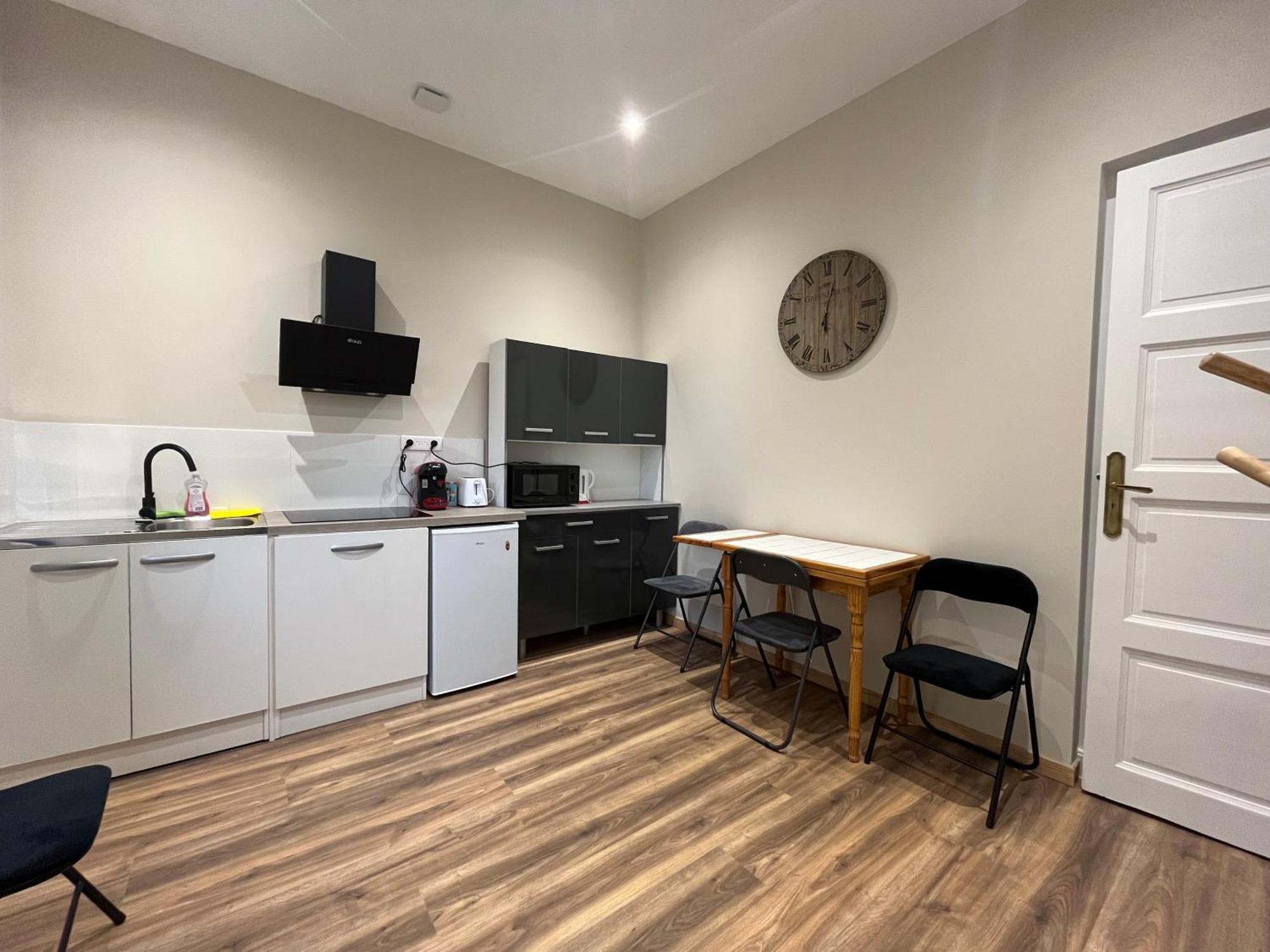 Alta Apartment บูร์ก-เลส์-วาลองซ์ ภายนอก รูปภาพ