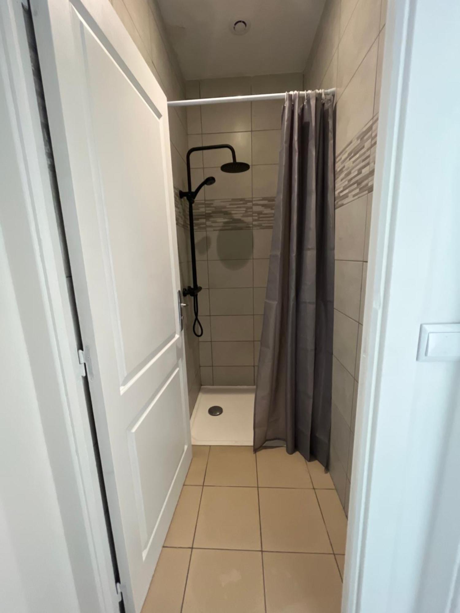 Alta Apartment บูร์ก-เลส์-วาลองซ์ ภายนอก รูปภาพ
